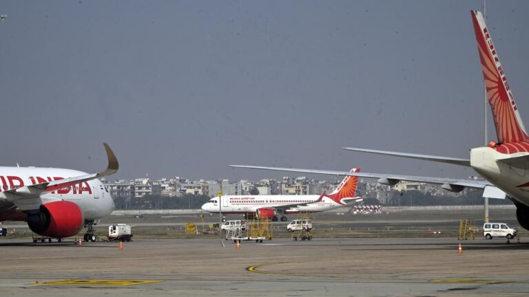 06_Air_India_Flight_08_01_Delhi.jpg
