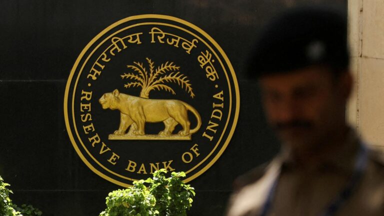 2025-05-02T112618Z_599050804_RC2T80AAZS4S_RTRMADP_3_INDIA-CENBANK-MARKETS.JPG