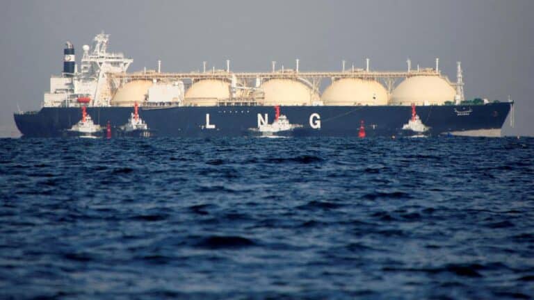 2025-05-23T062627Z_1390231004_RC2HNEAKCEWK_RTRMADP_3_ALASKA-LNG-ASIA.JPG