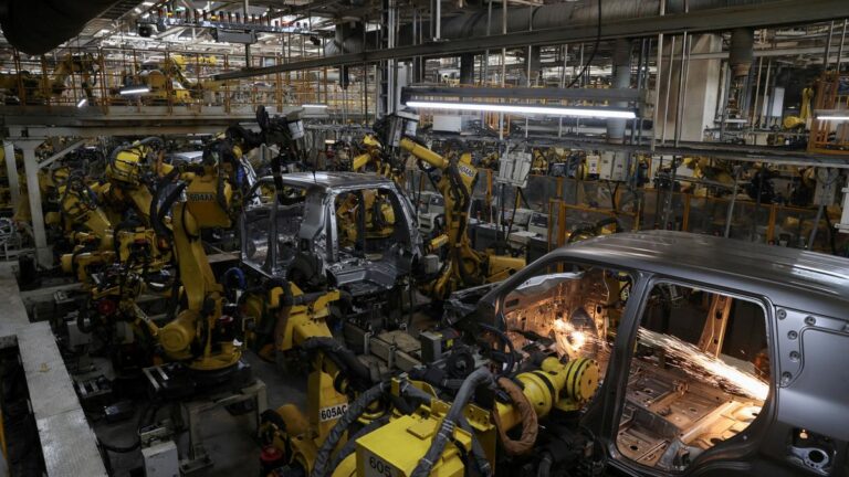 2025-05-28T151638Z_1858259094_RC27G3A5O4IS_RTRMADP_3_CHINA-INDIA-RAREEARTHS-AUTOS.JPG