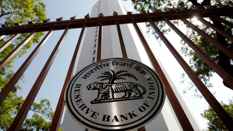 2025-06-06T041756Z_1356256410_RC2RWEARSN2J_RTRMADP_3_INDIA-ECONOMY-RATES.JPG