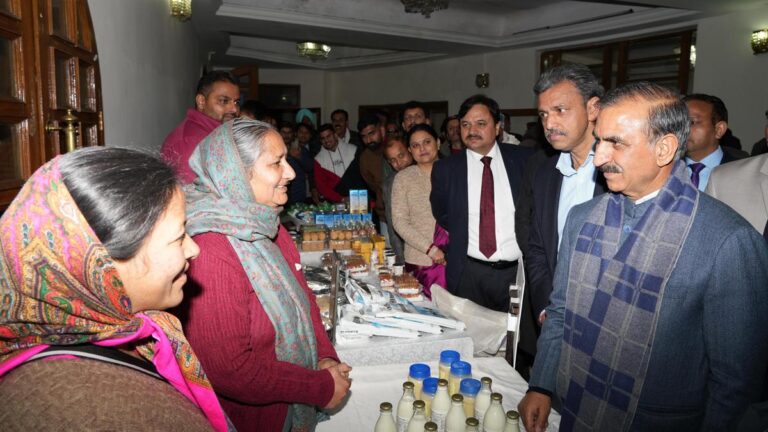 CM20interact20with20milk20producers205.jpeg