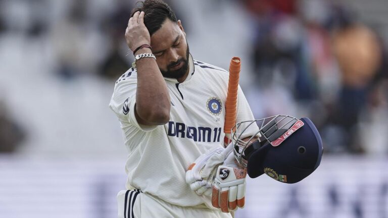 CORRECTION_England_India_Cricket_62530.jpg