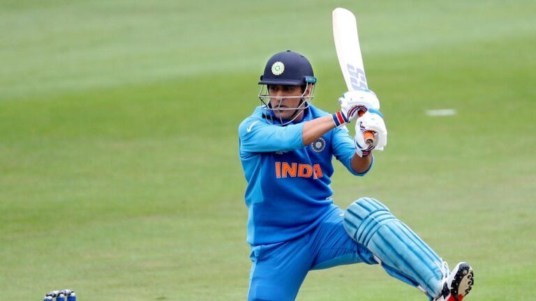 DHONI.jpg