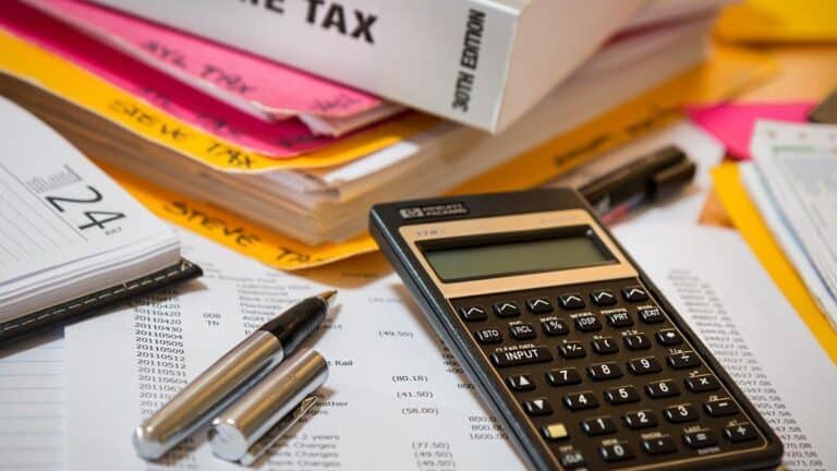 vbk-stock-income-tax-raid-pixabayjpg.jpg